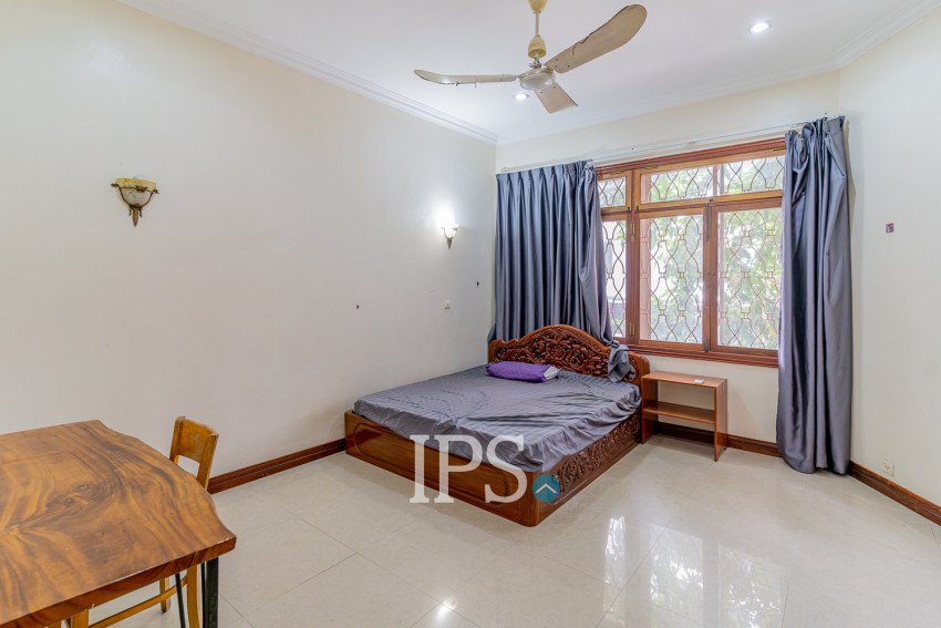 5 Bedroom Commercial Villa For Rent - Tonle Bassac, Phnom Penh