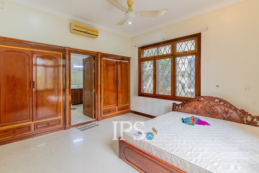5 Bedroom Commercial Villa For Rent - Tonle Bassac, Phnom Penh