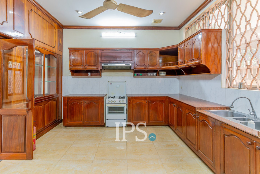 5 Bedroom Commercial Villa For Rent - Tonle Bassac, Phnom Penh