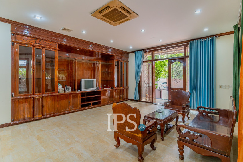 5 Bedroom Commercial Villa For Rent - Tonle Bassac, Phnom Penh