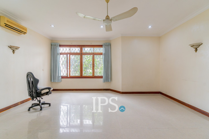 5 Bedroom Commercial Villa For Rent - Tonle Bassac, Phnom Penh