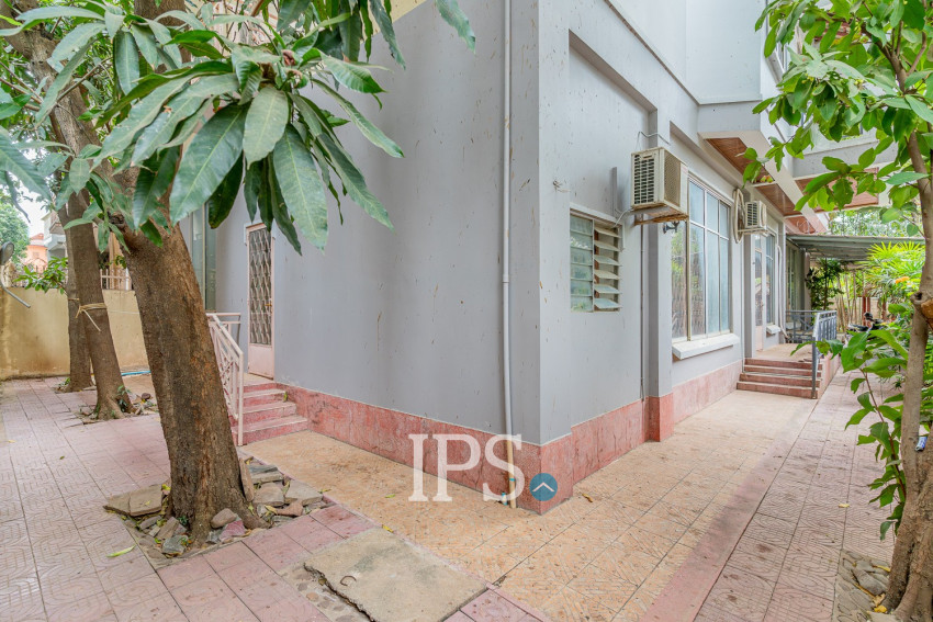 5 Bedroom Commercial Villa For Rent - Tonle Bassac, Phnom Penh