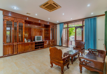 5 Bedroom Commercial Villa For Rent - Tonle Bassac, Phnom Penh thumbnail