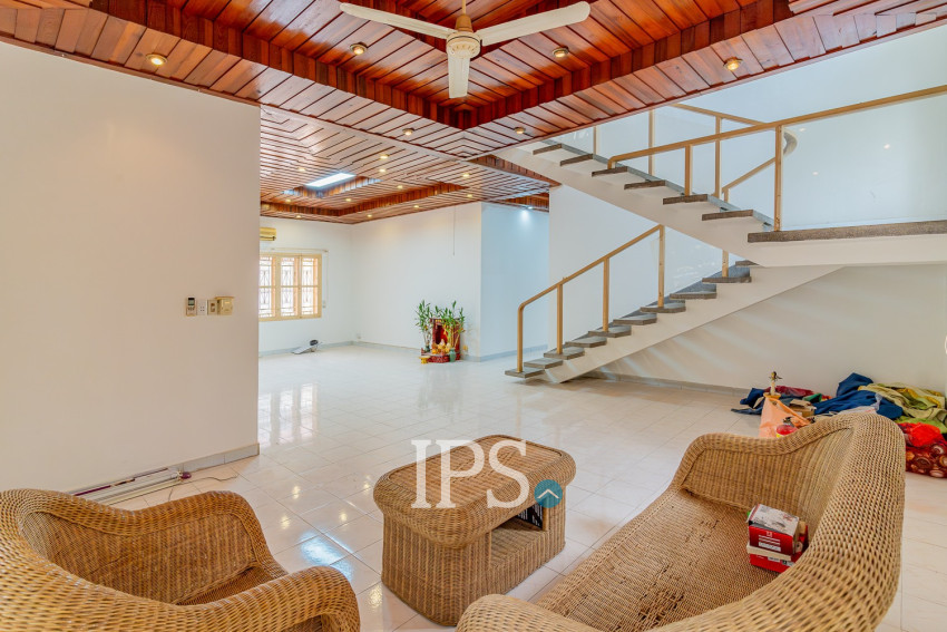 8 Bedroom Commercial Villa For Rent - Tonle Bassac, Phnom Penh
