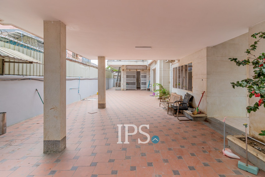 8 Bedroom Commercial Villa For Rent - Tonle Bassac, Phnom Penh