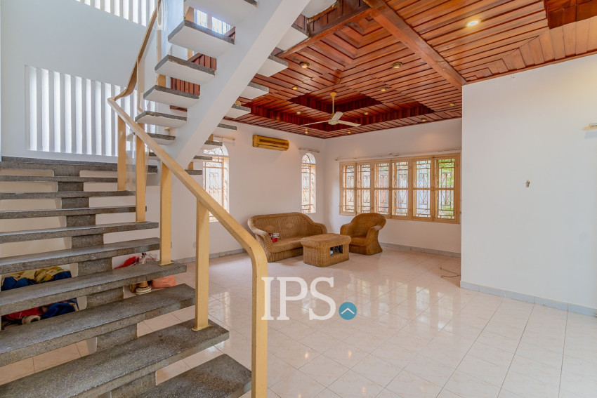 8 Bedroom Commercial Villa For Rent - Tonle Bassac, Phnom Penh