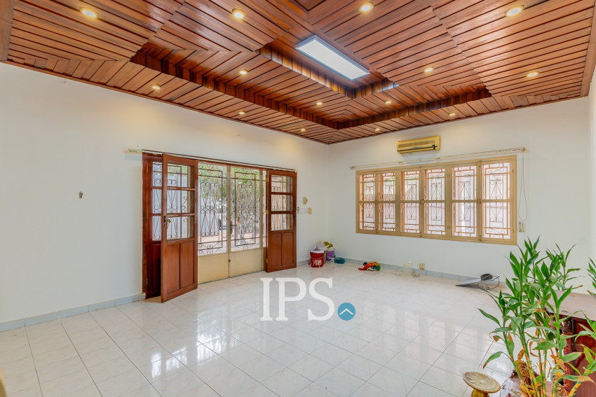 8 Bedroom Commercial Villa For Rent - Tonle Bassac, Phnom Penh