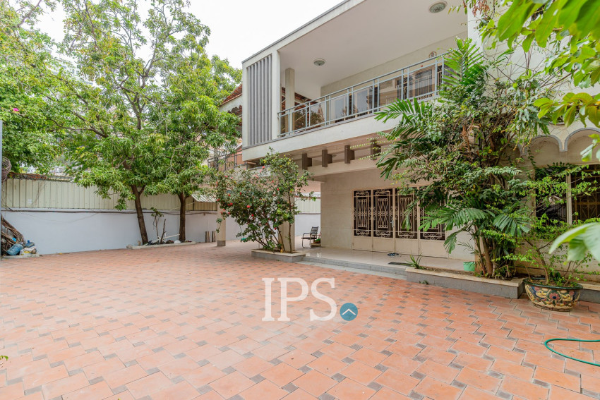 8 Bedroom Commercial Villa For Rent - Tonle Bassac, Phnom Penh