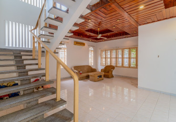 8 Bedroom Commercial Villa For Rent - Tonle Bassac, Phnom Penh thumbnail