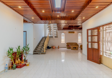 8 Bedroom Commercial Villa For Rent - Tonle Bassac, Phnom Penh thumbnail