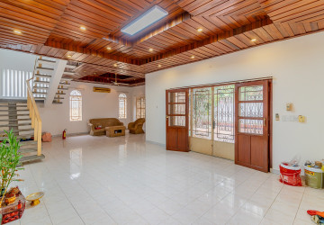 8 Bedroom Commercial Villa For Rent - Tonle Bassac, Phnom Penh thumbnail