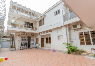 8 Bedroom Commercial Villa For Rent - Tonle Bassac, Phnom Penh thumbnail