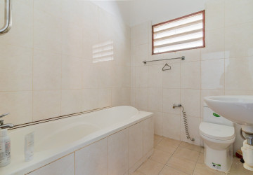 8 Bedroom Commercial Villa For Rent - Tonle Bassac, Phnom Penh thumbnail