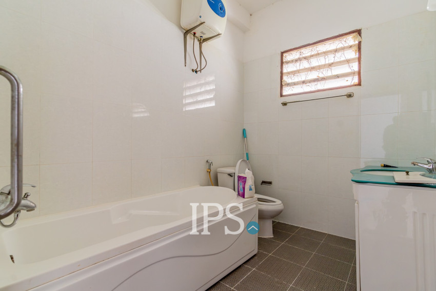 8 Bedroom Commercial Villa For Rent - Tonle Bassac, Phnom Penh