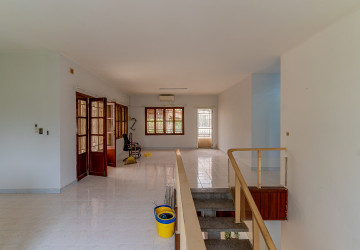 8 Bedroom Commercial Villa For Rent - Tonle Bassac, Phnom Penh thumbnail