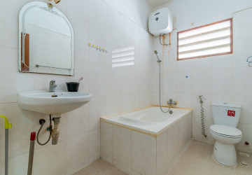 8 Bedroom Commercial Villa For Rent - Tonle Bassac, Phnom Penh thumbnail