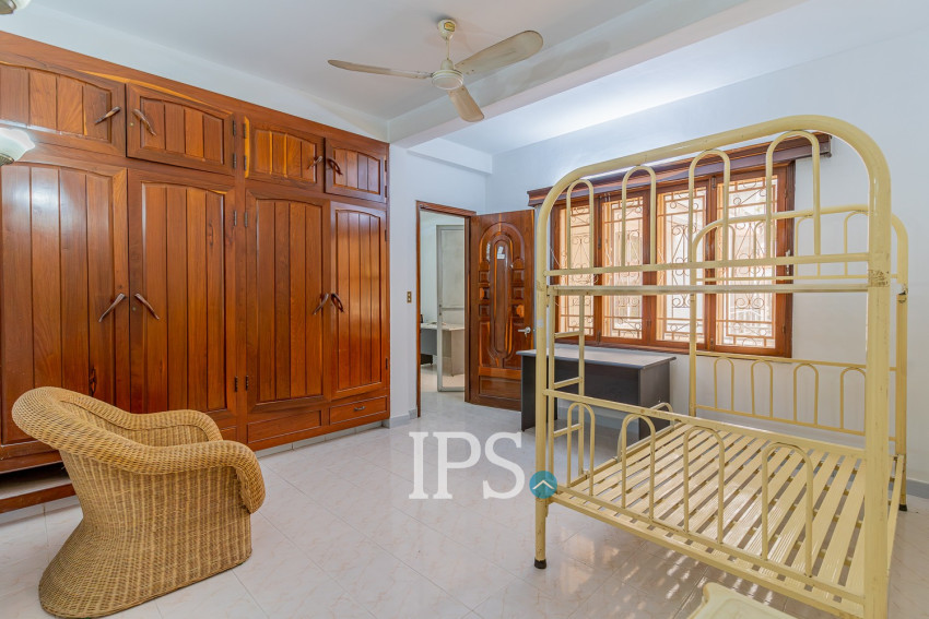 8 Bedroom Commercial Villa For Rent - Tonle Bassac, Phnom Penh