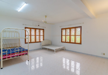 8 Bedroom Commercial Villa For Rent - Tonle Bassac, Phnom Penh thumbnail