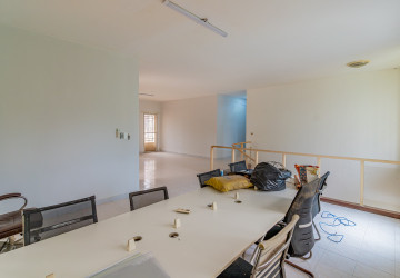 8 Bedroom Commercial Villa For Rent - Tonle Bassac, Phnom Penh thumbnail