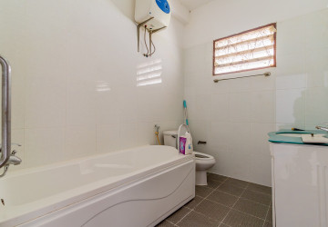 8 Bedroom Commercial Villa For Rent - Tonle Bassac, Phnom Penh thumbnail