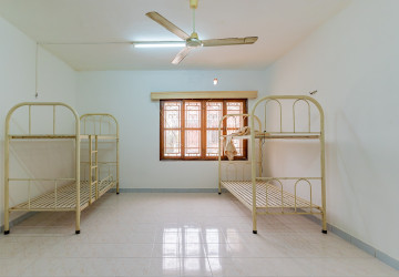 8 Bedroom Commercial Villa For Rent - Tonle Bassac, Phnom Penh thumbnail