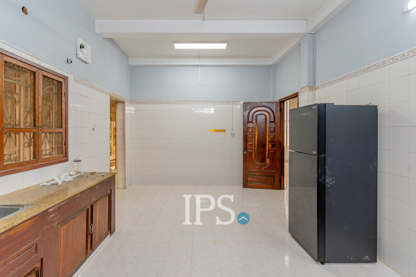 8 Bedroom Commercial Villa For Rent - Tonle Bassac, Phnom Penh