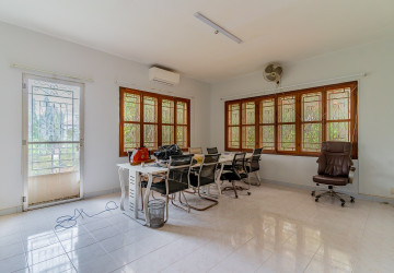 8 Bedroom Commercial Villa For Rent - Tonle Bassac, Phnom Penh thumbnail