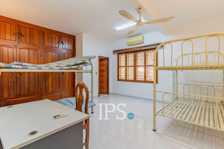 8 Bedroom Commercial Villa For Rent - Tonle Bassac, Phnom Penh