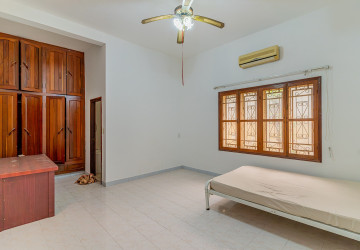8 Bedroom Commercial Villa For Rent - Tonle Bassac, Phnom Penh thumbnail