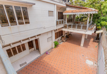 8 Bedroom Commercial Villa For Rent - Tonle Bassac, Phnom Penh thumbnail
