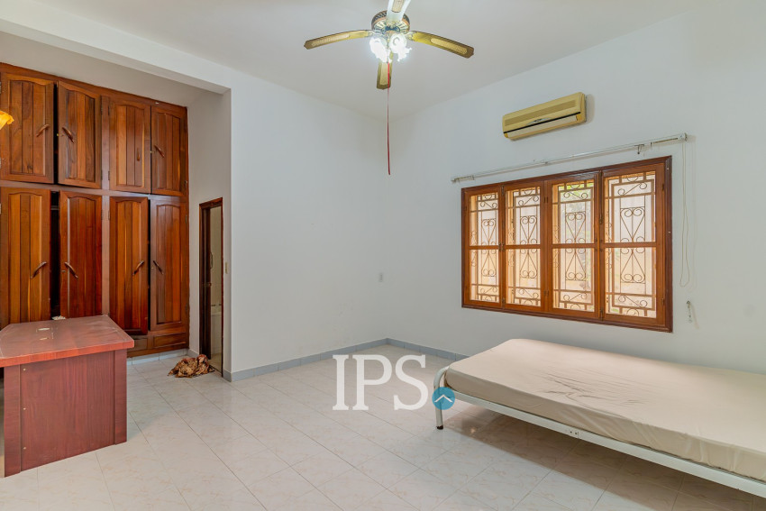 8 Bedroom Commercial Villa For Rent - Tonle Bassac, Phnom Penh