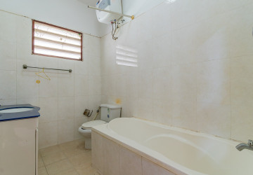 8 Bedroom Commercial Villa For Rent - Tonle Bassac, Phnom Penh thumbnail