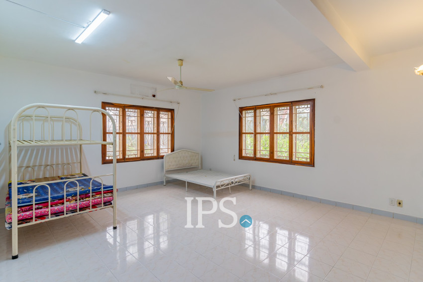 8 Bedroom Commercial Villa For Rent - Tonle Bassac, Phnom Penh