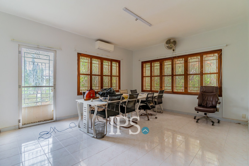 8 Bedroom Commercial Villa For Rent - Tonle Bassac, Phnom Penh