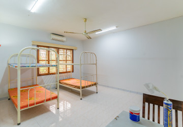 8 Bedroom Commercial Villa For Rent - Tonle Bassac, Phnom Penh thumbnail