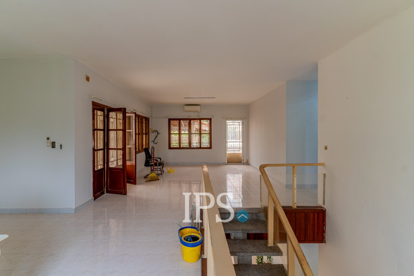 8 Bedroom Commercial Villa For Rent - Tonle Bassac, Phnom Penh