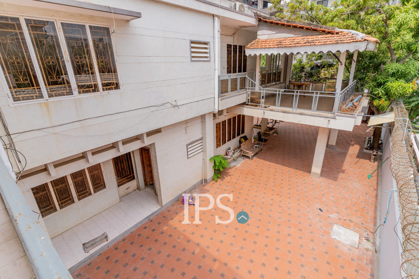 8 Bedroom Commercial Villa For Rent - Tonle Bassac, Phnom Penh