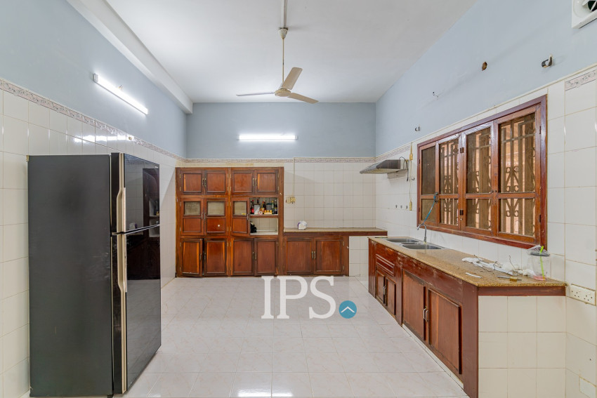 8 Bedroom Commercial Villa For Rent - Tonle Bassac, Phnom Penh