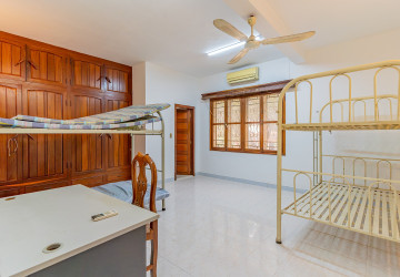 8 Bedroom Commercial Villa For Rent - Tonle Bassac, Phnom Penh thumbnail