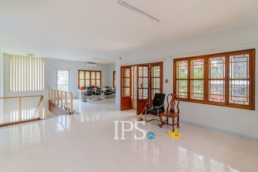 8 Bedroom Commercial Villa For Rent - Tonle Bassac, Phnom Penh