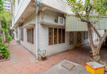 8 Bedroom Commercial Villa For Rent - Tonle Bassac, Phnom Penh thumbnail