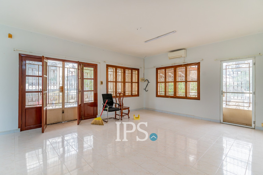 8 Bedroom Commercial Villa For Rent - Tonle Bassac, Phnom Penh