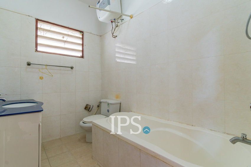 8 Bedroom Commercial Villa For Rent - Tonle Bassac, Phnom Penh