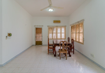 8 Bedroom Commercial Villa For Rent - Tonle Bassac, Phnom Penh thumbnail