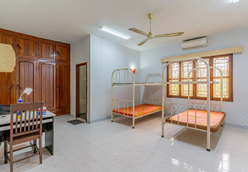 8 Bedroom Commercial Villa For Rent - Tonle Bassac, Phnom Penh thumbnail