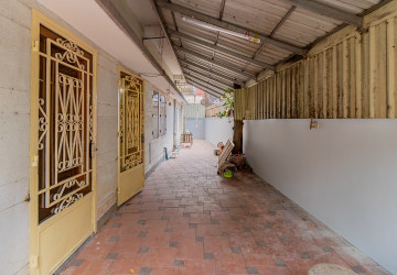 8 Bedroom Commercial Villa For Rent - Tonle Bassac, Phnom Penh thumbnail