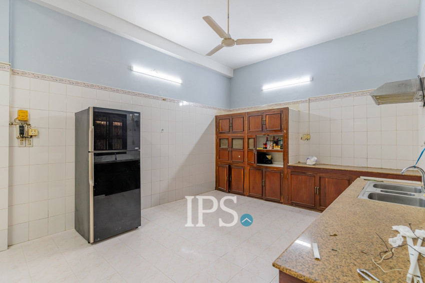 8 Bedroom Commercial Villa For Rent - Tonle Bassac, Phnom Penh