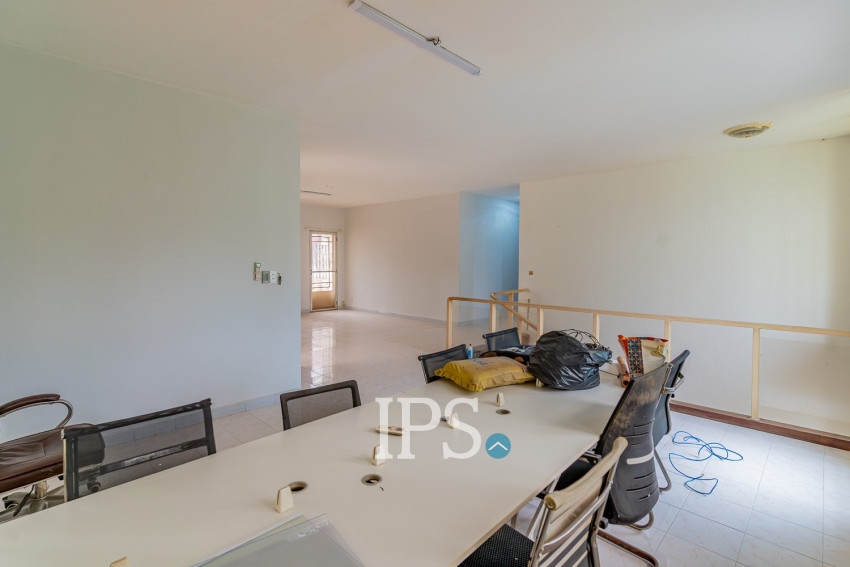 8 Bedroom Commercial Villa For Rent - Tonle Bassac, Phnom Penh