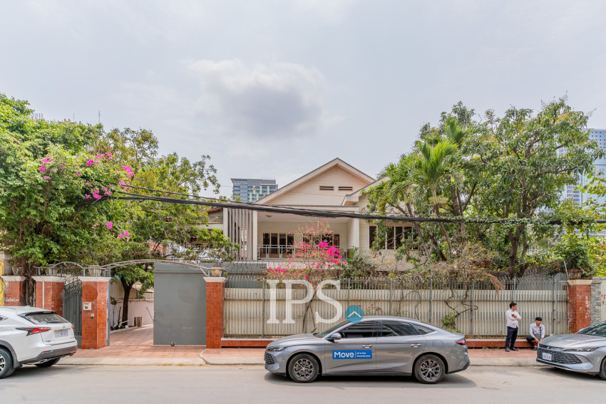 8 Bedroom Commercial Villa For Rent - Tonle Bassac, Phnom Penh