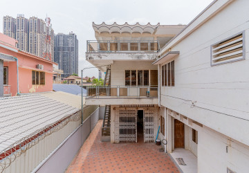 8 Bedroom Commercial Villa For Rent - Tonle Bassac, Phnom Penh thumbnail